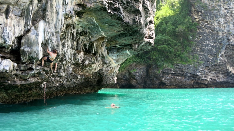 deep water soloing tonsai bay thailand
